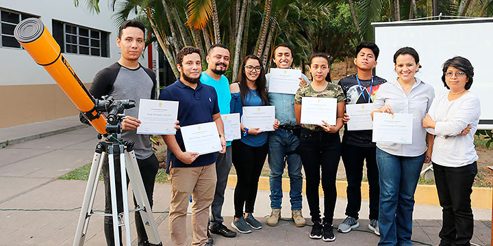 UDB imparte por primera vez taller de astronomía con el sello de la Unión Internacional de Astronomía 
