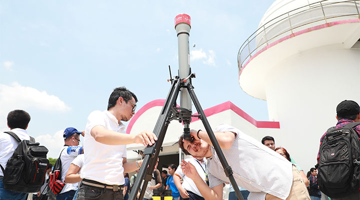 Salvadoreños observaron el Eclipse parcial de Sol desde el Observatorio Micro Macro 